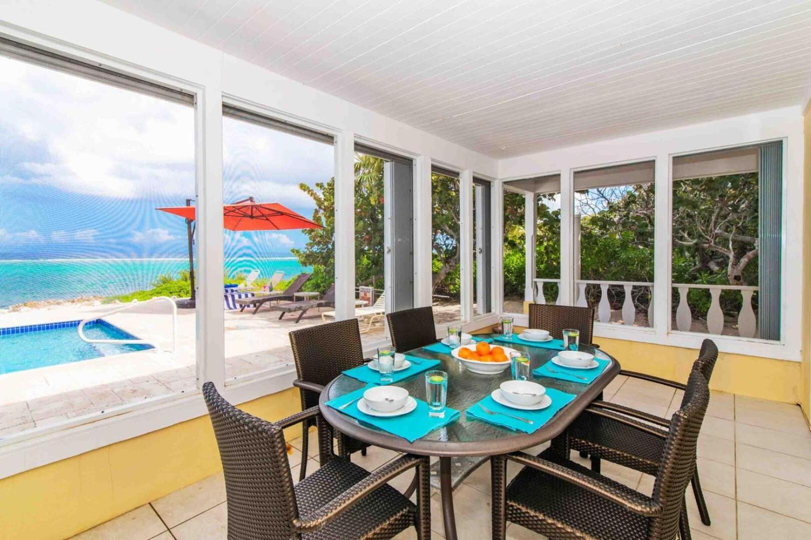 Thatch Hill - Renovated Beach House With Pool, Short Walk To The Rum Point Club Driftwood Village Exterior foto